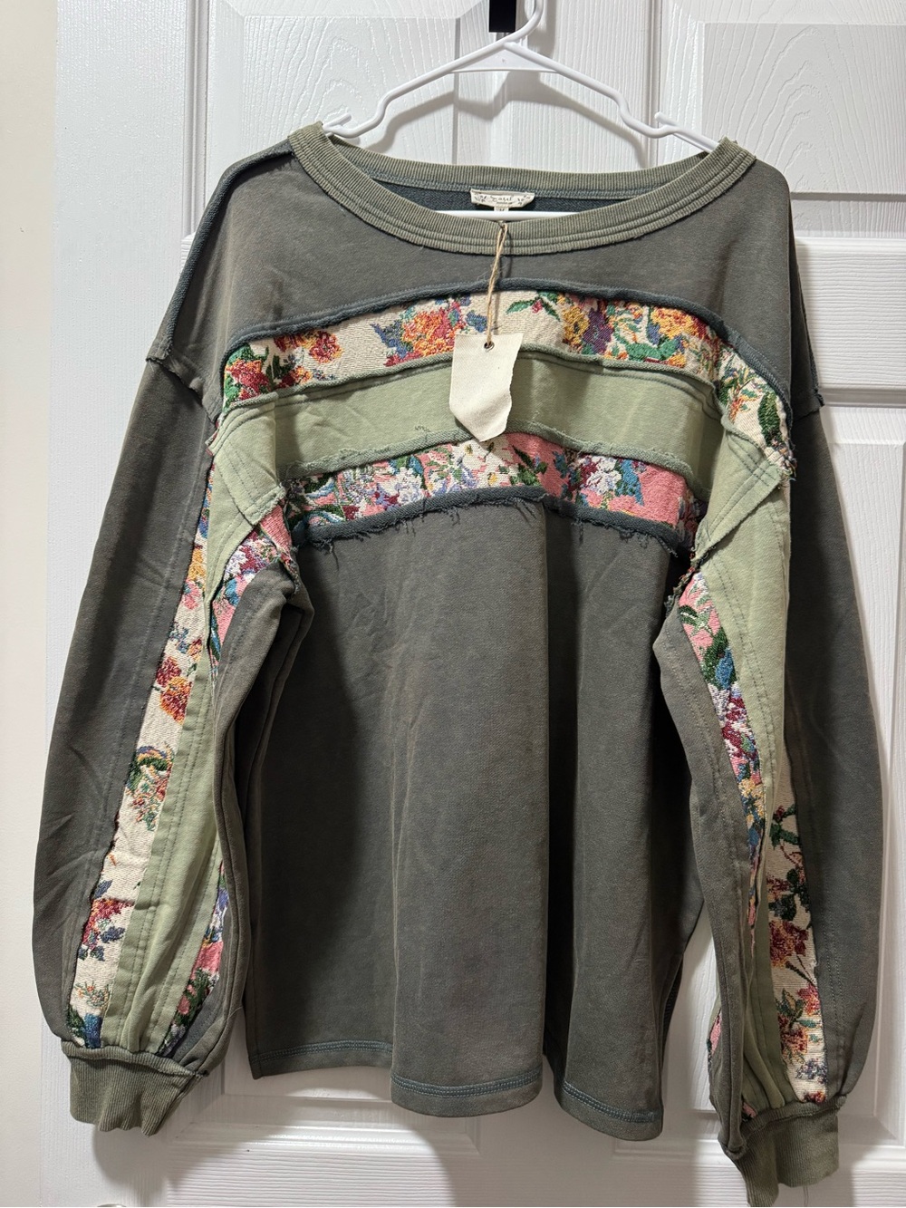 easel Olive Patchwork Floral-Trim Pullover Sweatshirt Grandma’s Couch Pattern